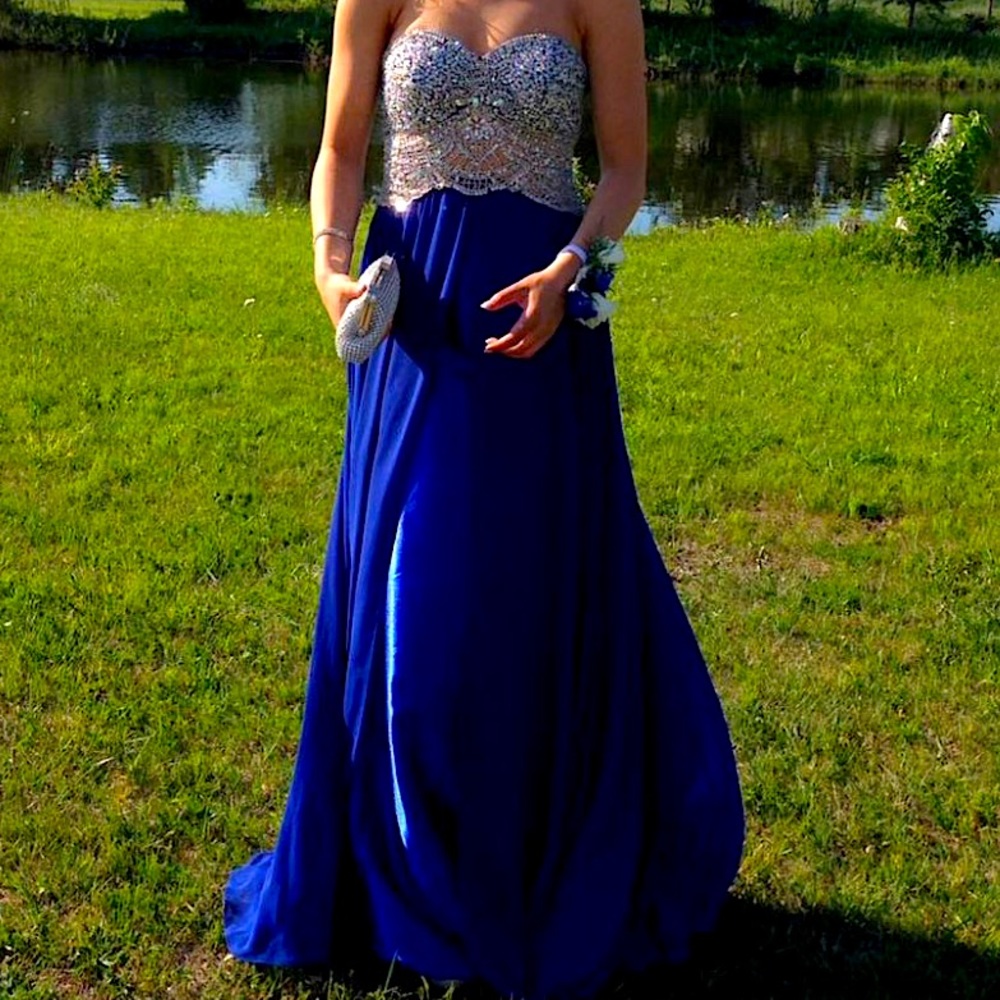 PROM DRESS